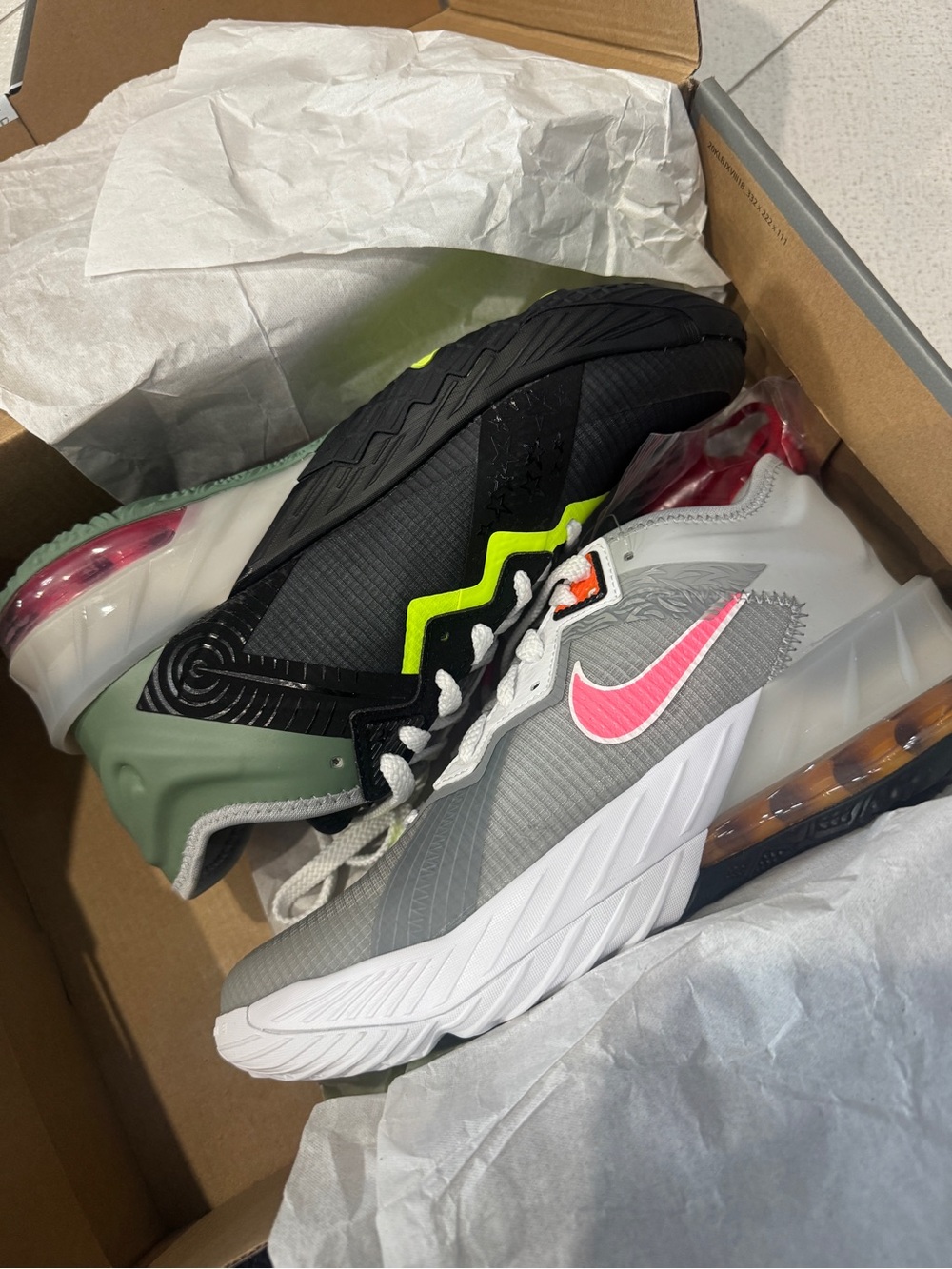 Nike LeBron 18 Low Bugs vs Marvin Space Jam